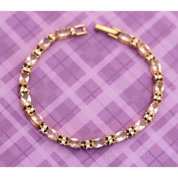 Vintage Rhinestone Link Bracelet 7 Inch by Avon - V8 - Picture 2 of 3